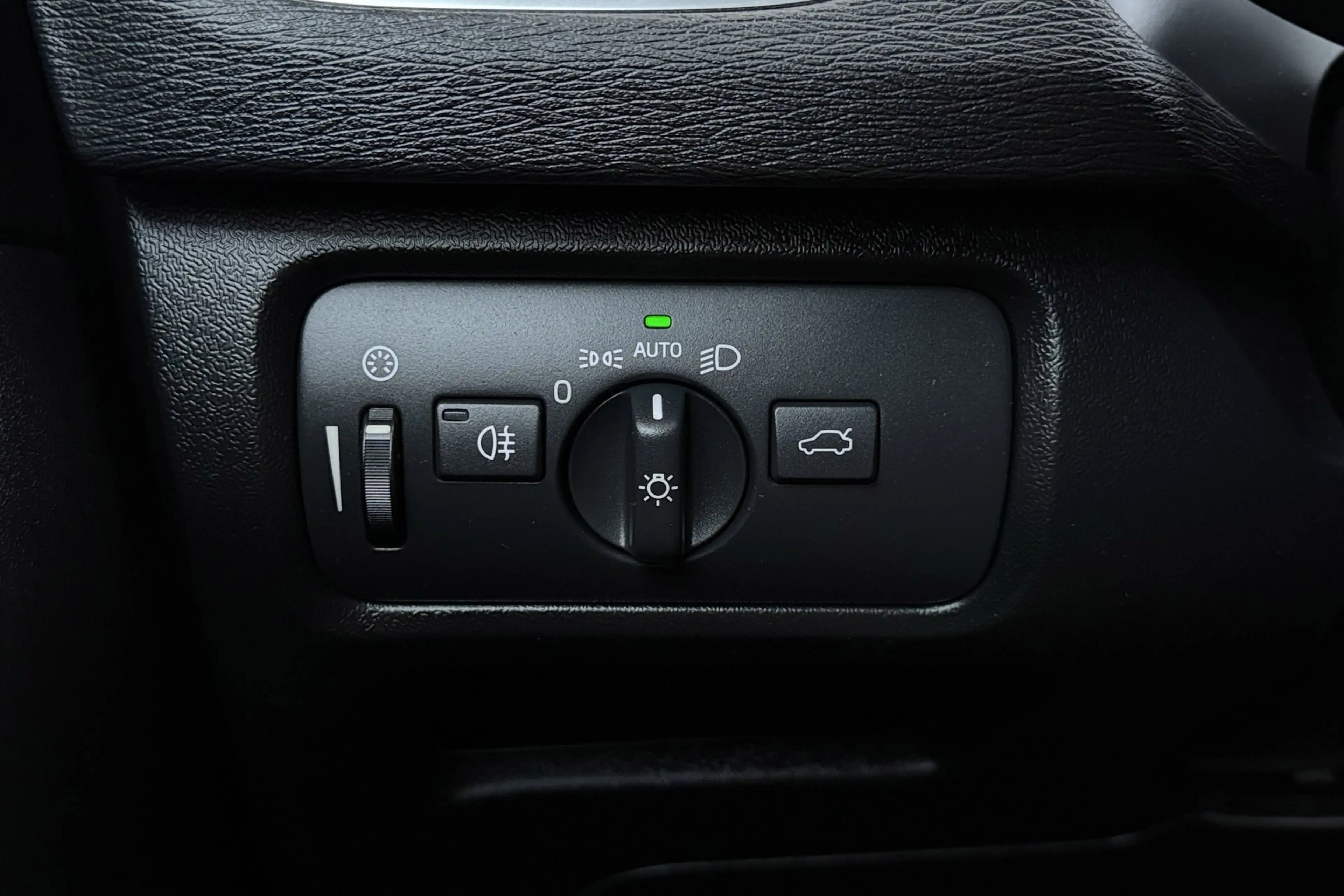 Volvo V40 1.5 T3 Inscription | Trekhaak | Dealer Ond. | Keyl — photo 33