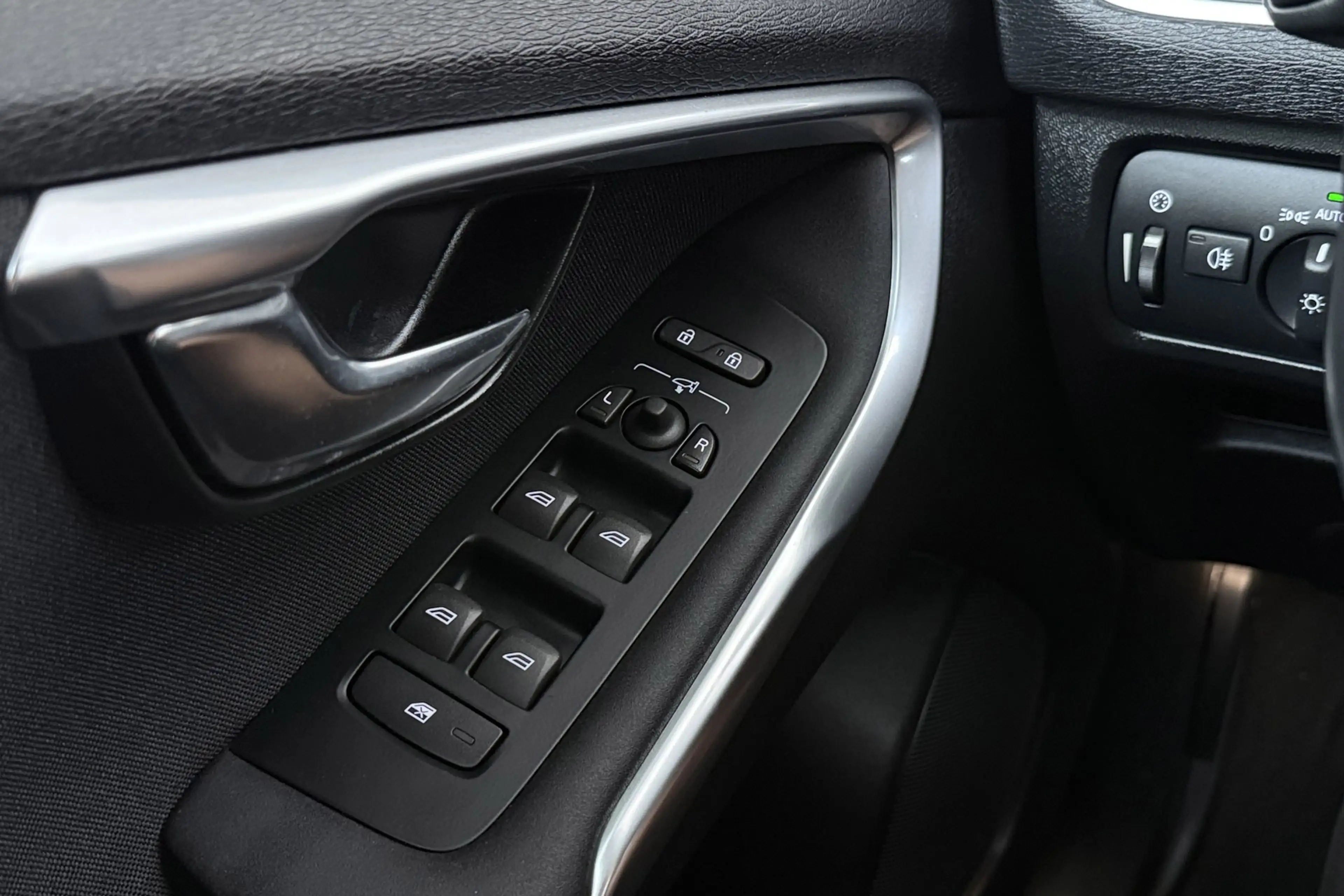 Volvo V40 1.5 T3 Inscription | Trekhaak | Dealer Ond. | Keyl — photo 34