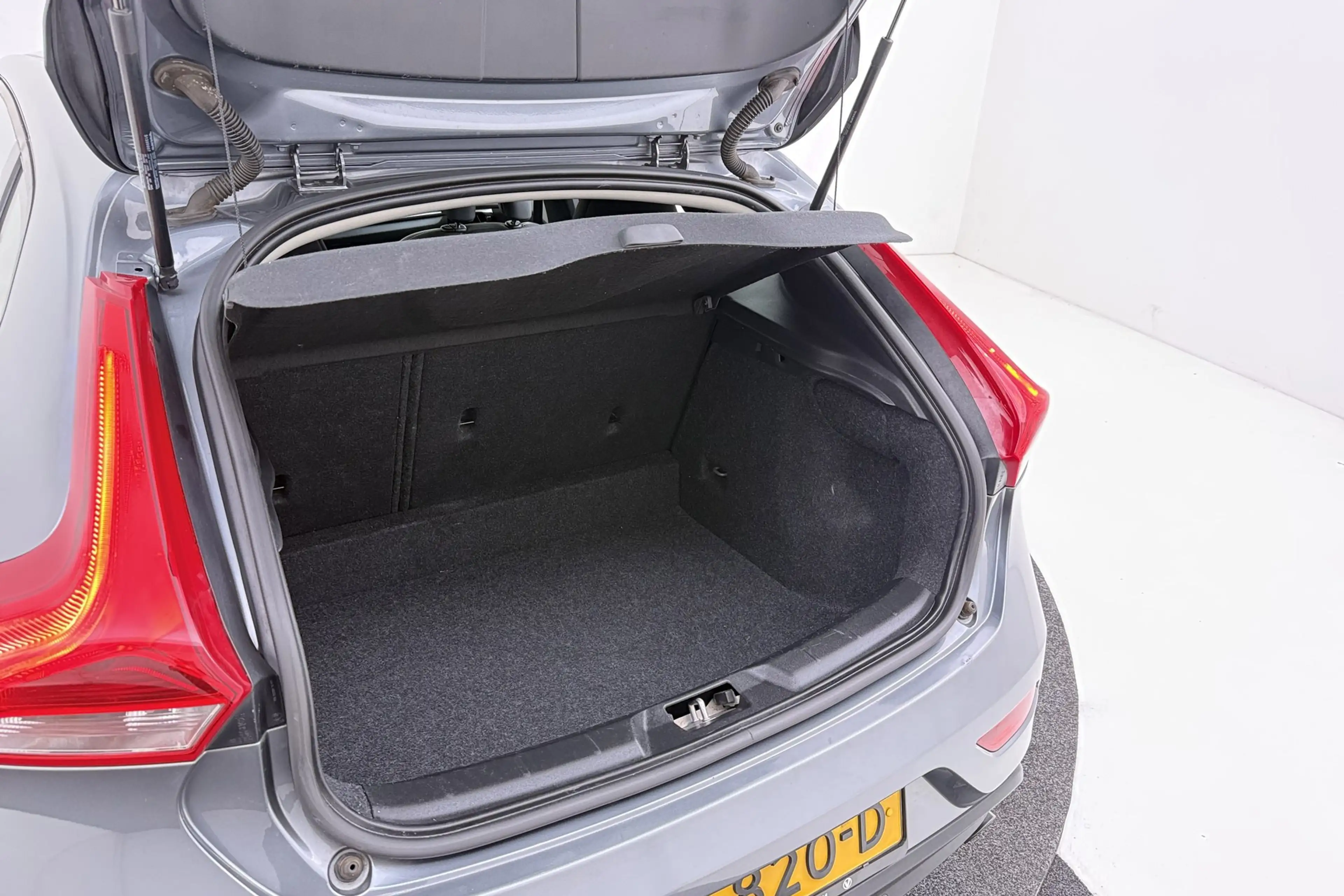 Volvo V40 1.5 T3 Inscription | Trekhaak | Dealer Ond. | Keyl — photo 36