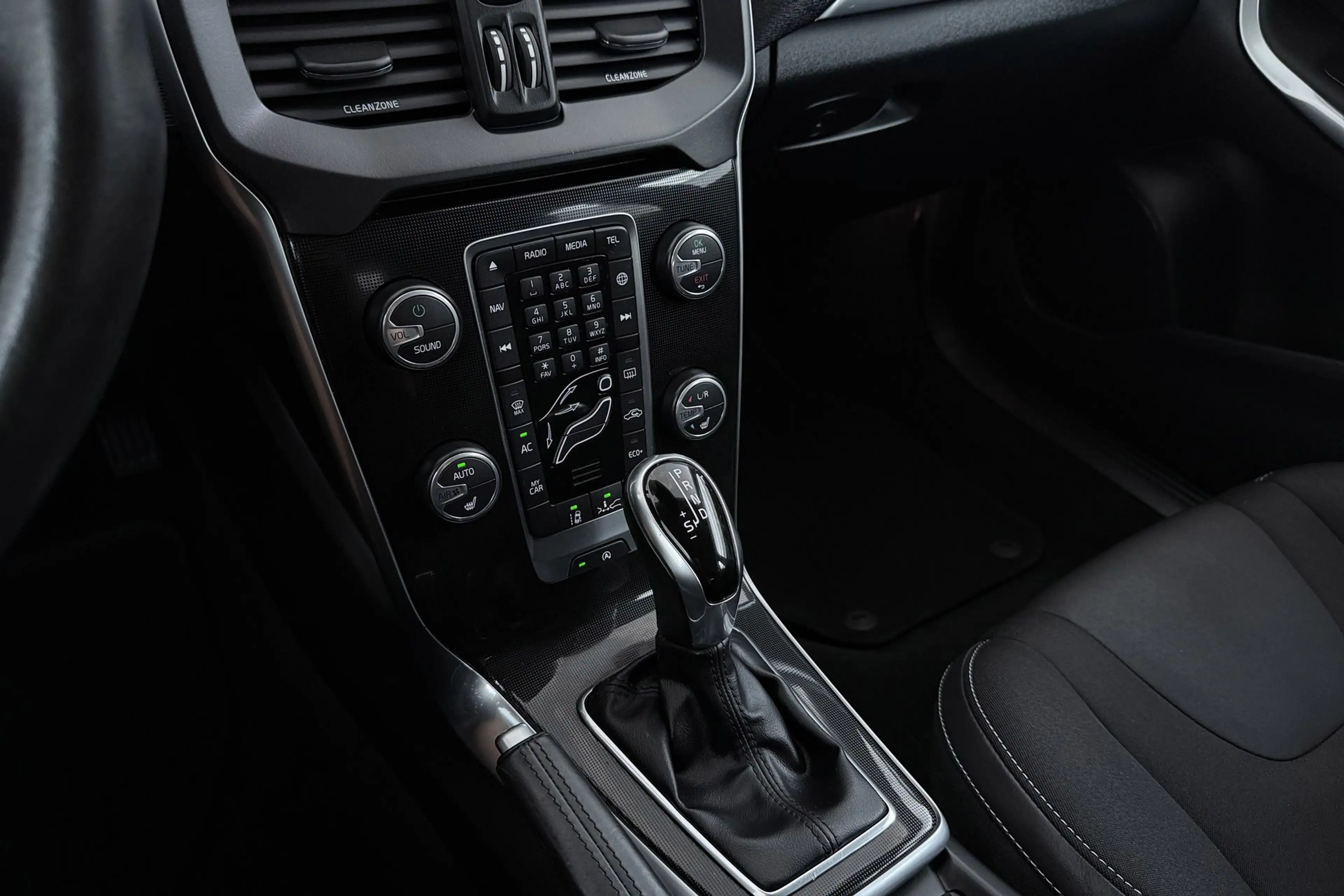 Volvo V40 1.5 T3 Inscription | Trekhaak | Dealer Ond. | Keyl — photo 27