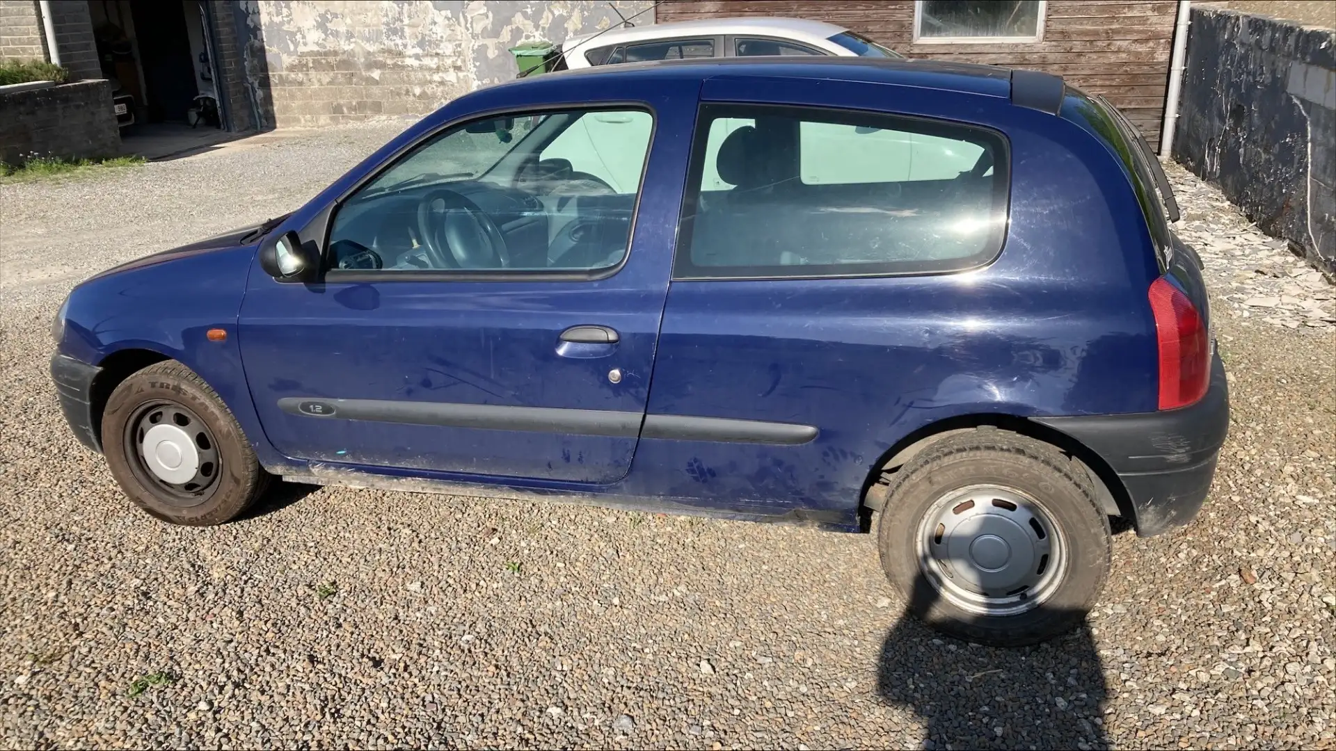 Renault Clio 1.2i RN - 1