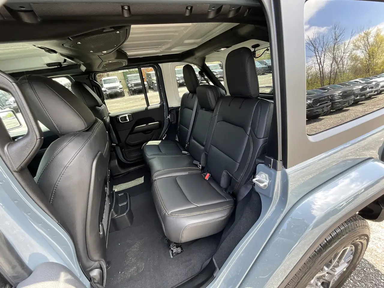 Jeep Wrangler снимка Jeep Wrangler