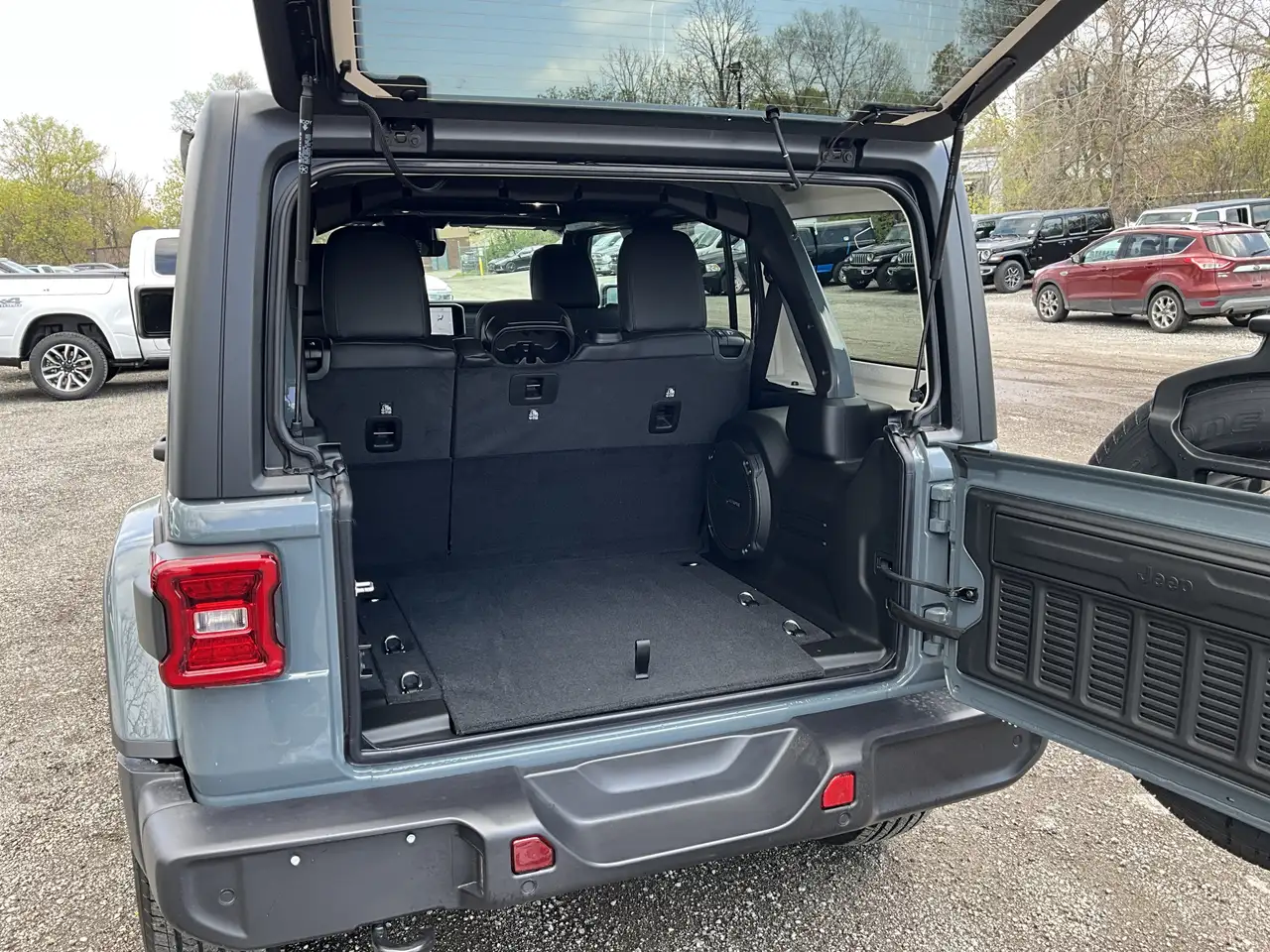 Jeep Wrangler снимка Jeep Wrangler