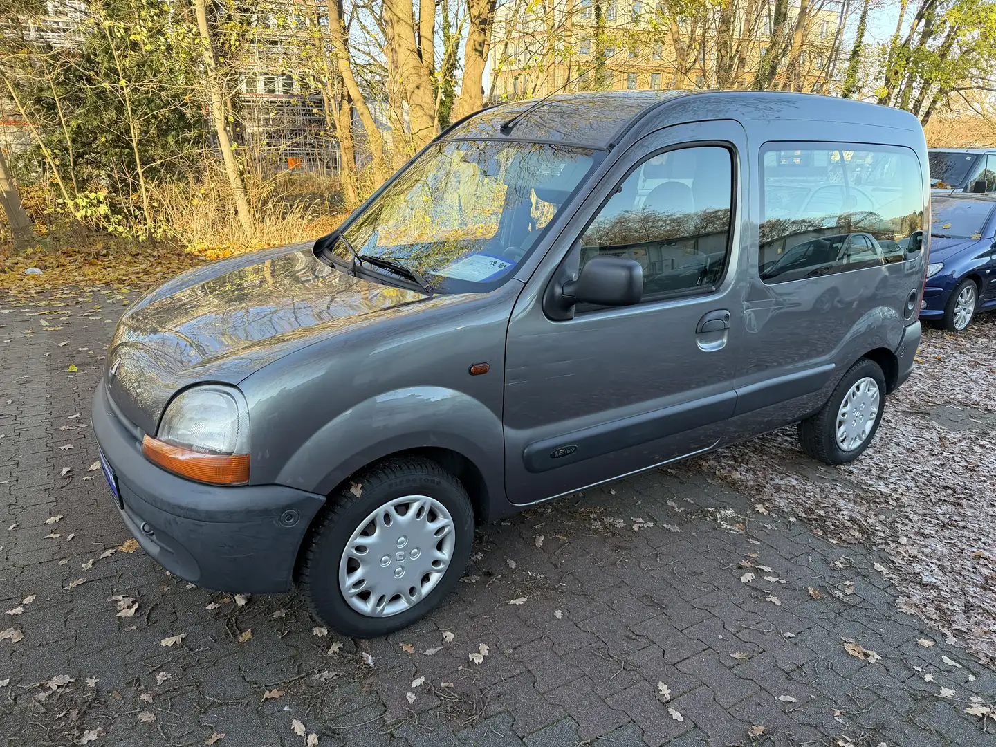 Renault Kangoo Kangoo 1.2 16V Privilege+2.Hand+Top Kilometer Grau - 1