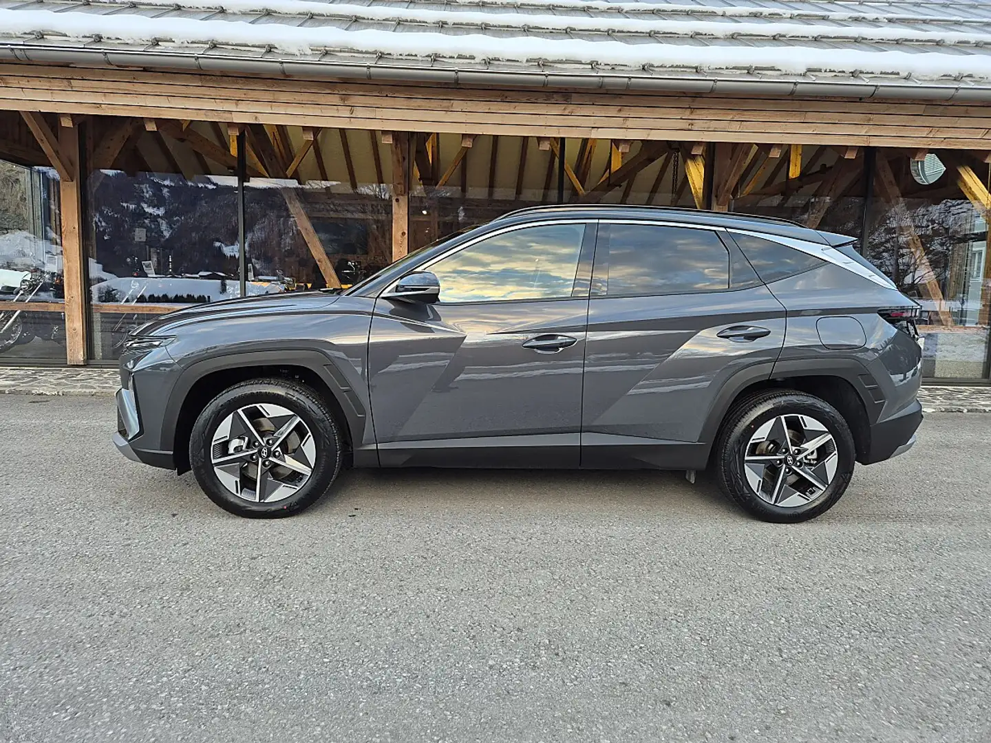 Hyundai TUCSON Tucson 1,6 T-GDI PHEV 4WD Go Plus Aut. Grau - 2