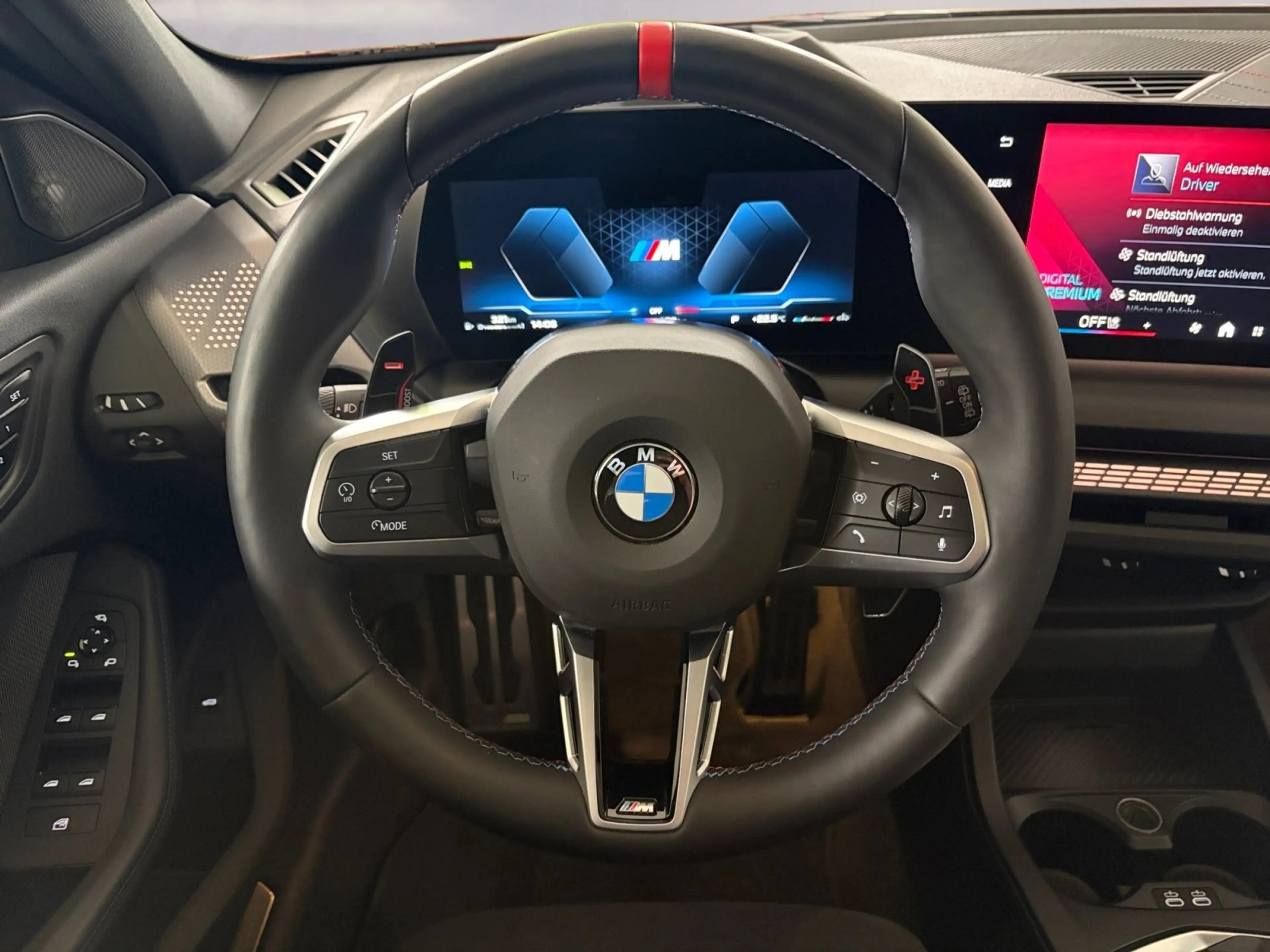 BMW 135 M135 xDrive — photo 11