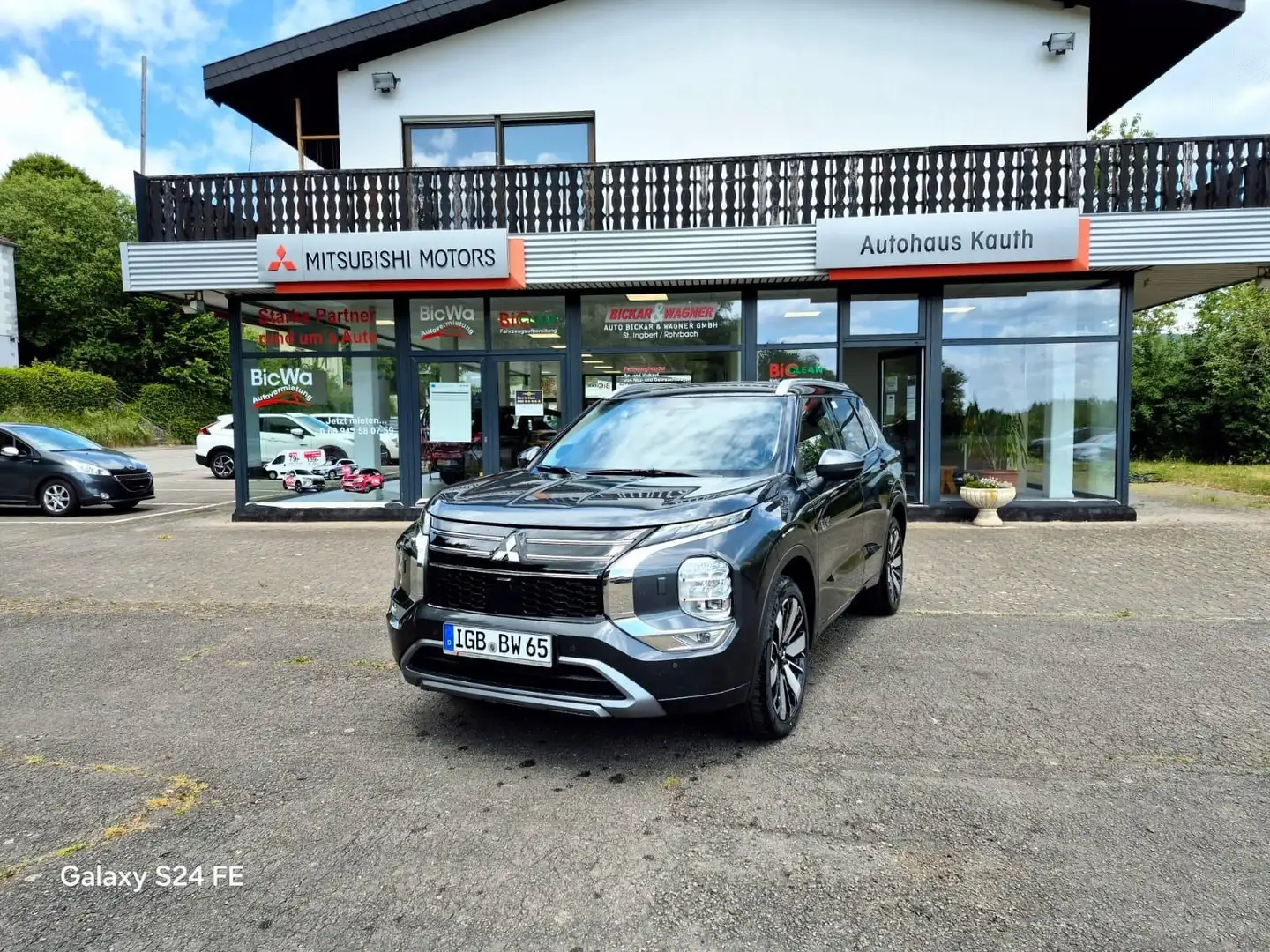 Mitsubishi Outlander 2.4 PHEV 4WD Top Vorführwagen Grau - 2
