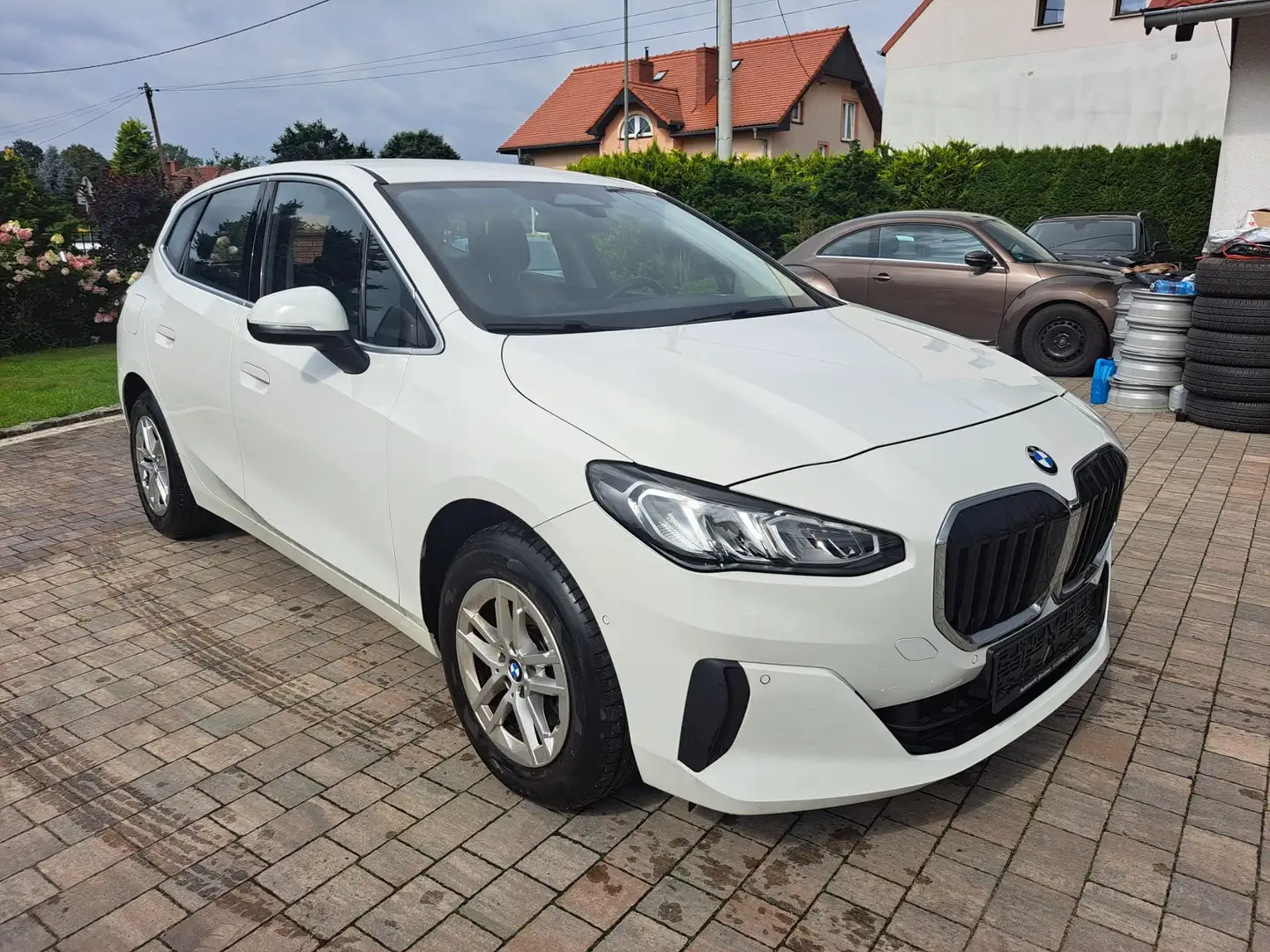 BMW 220 220 i Hybrid Active Tourer Weiß - 1