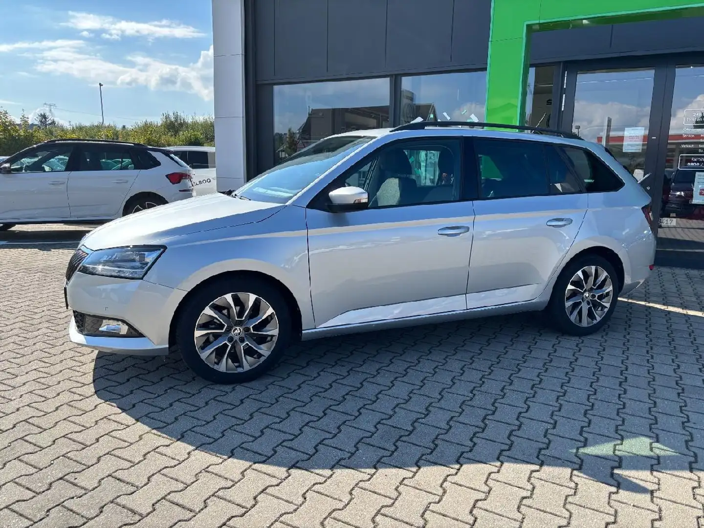 Skoda Fabia Best of NAVI*SHZ*LM*GARANTIE 2028 Gris - 2
