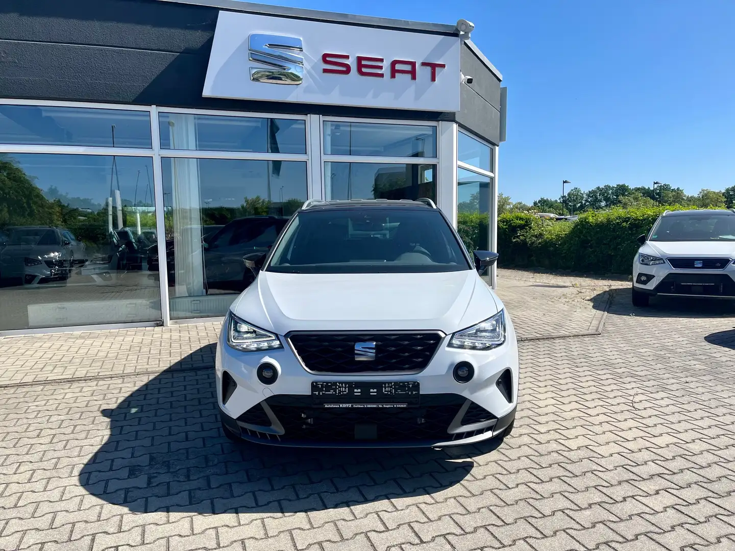 SEAT Arona FR 1.0TSI ACC SHZ PDC NAVI Weiß - 2