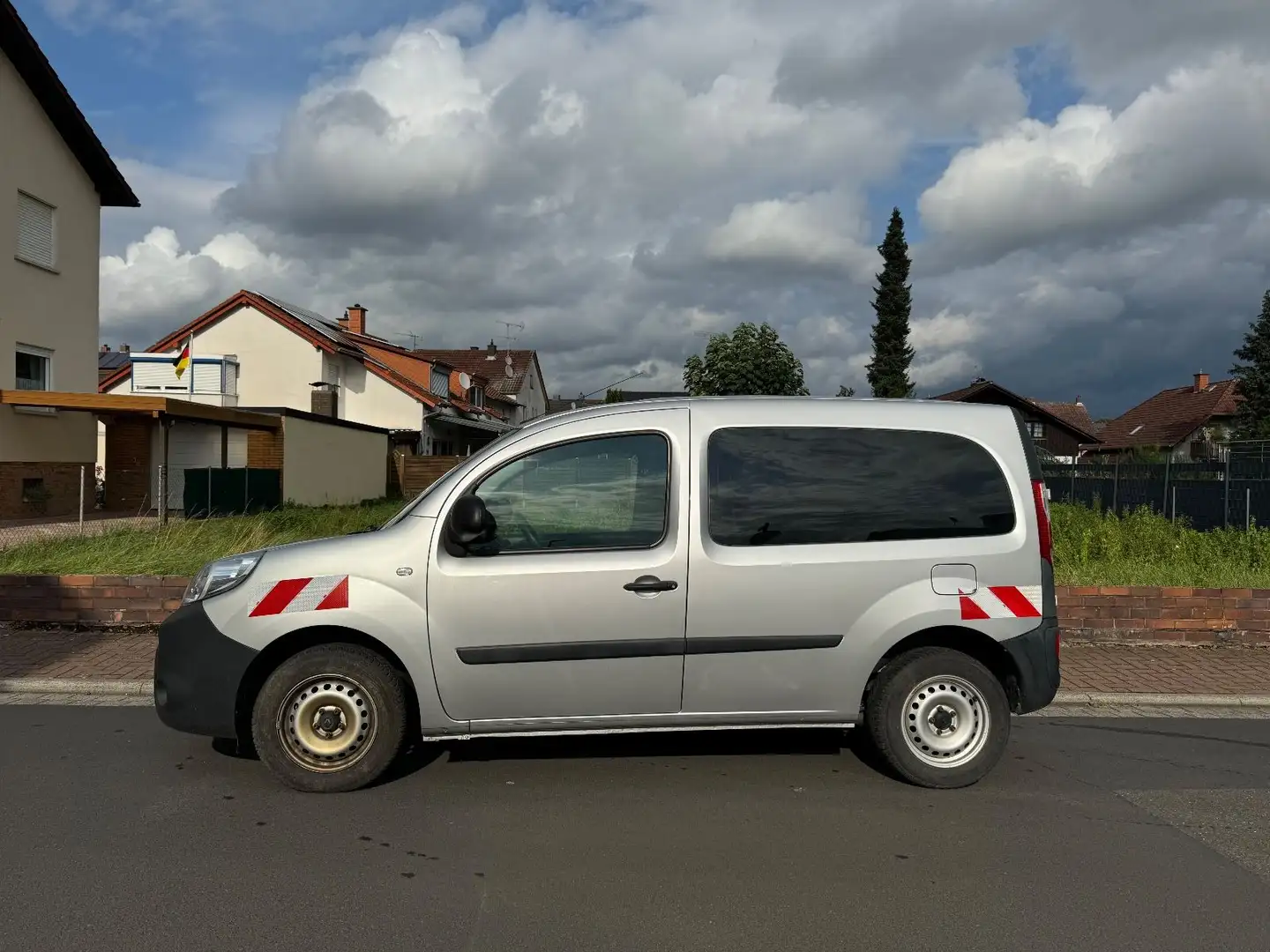 Renault Kangoo 1Hand 90PS+Ladesystem NAVI+PDC+Fenster Grau - 2