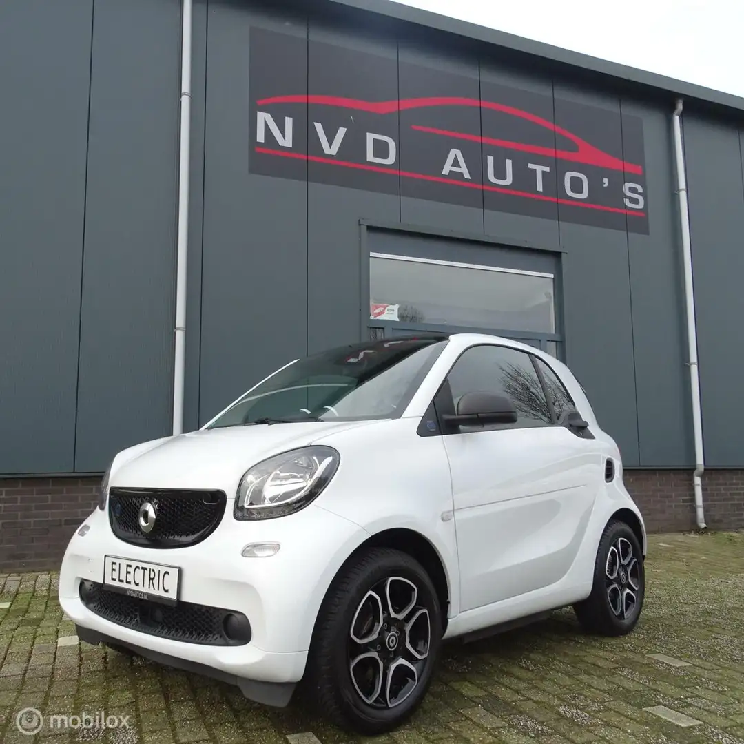 smart forTwo EQ fortwo Coupe, PDC, Cruise controle 12-2019 Wit - 1