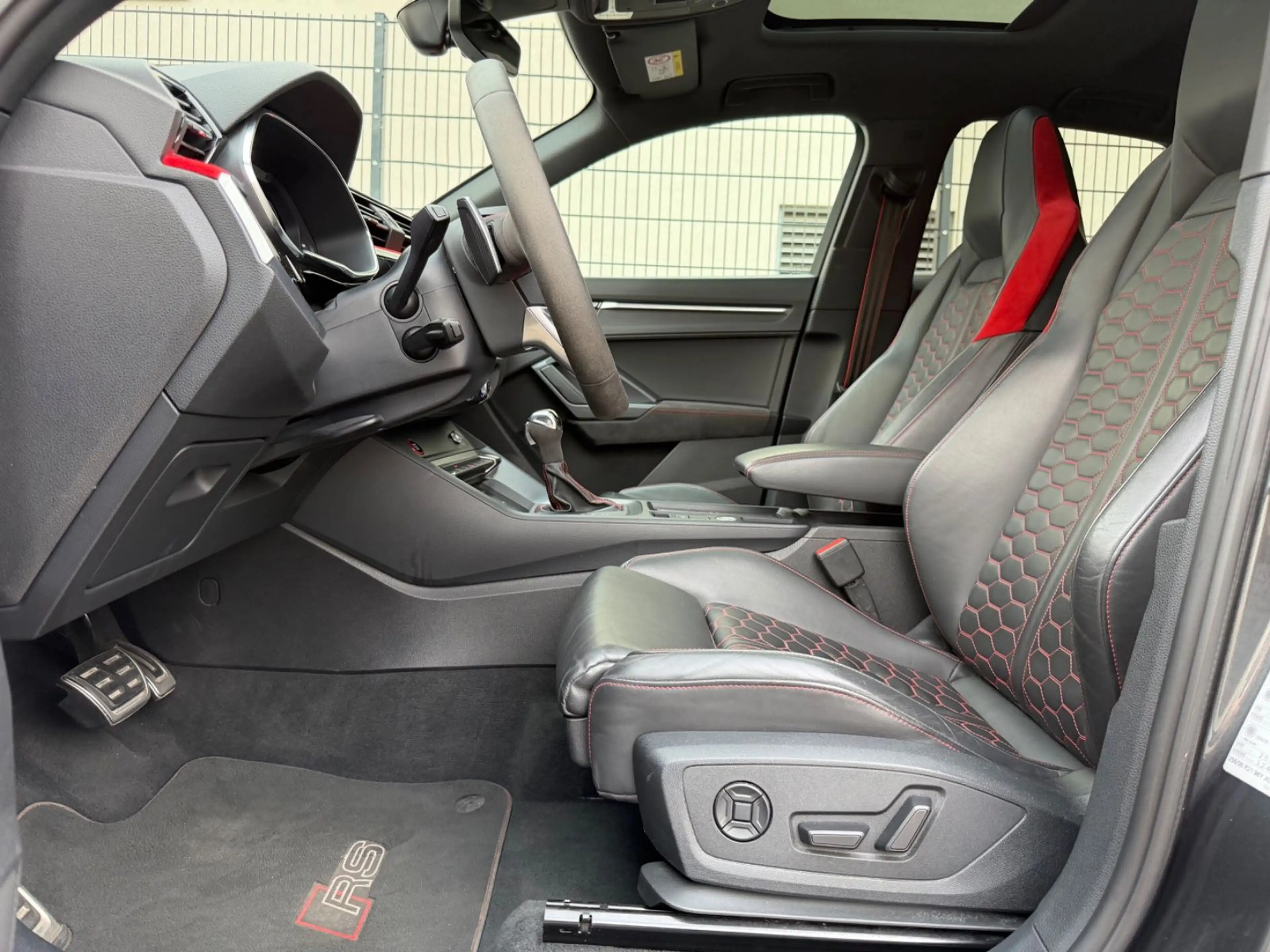 Audi RS Q3 Sportback PANO/KAMERA/MATRIX/SPORTABGAS/280 — photo 4