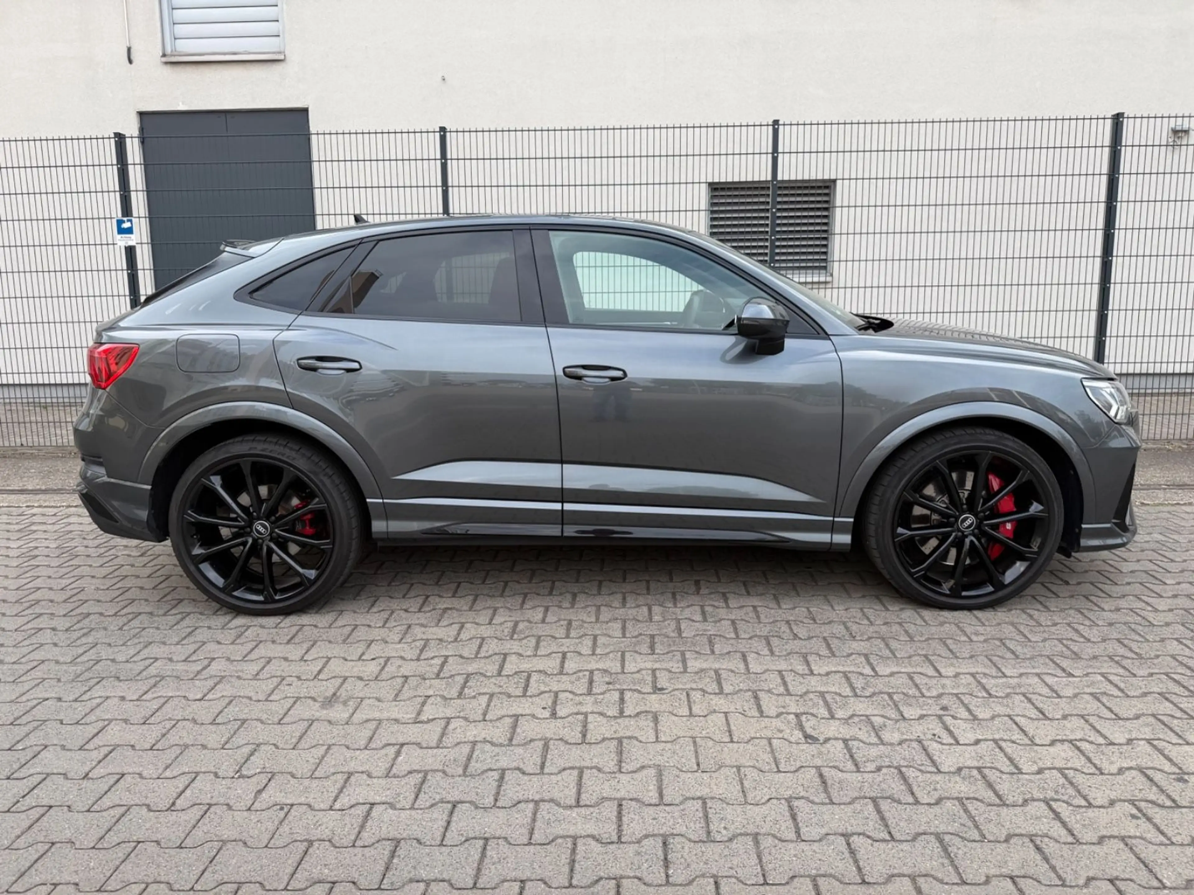 Audi RS Q3 Sportback PANO/KAMERA/MATRIX/SPORTABGAS/280 — photo 2