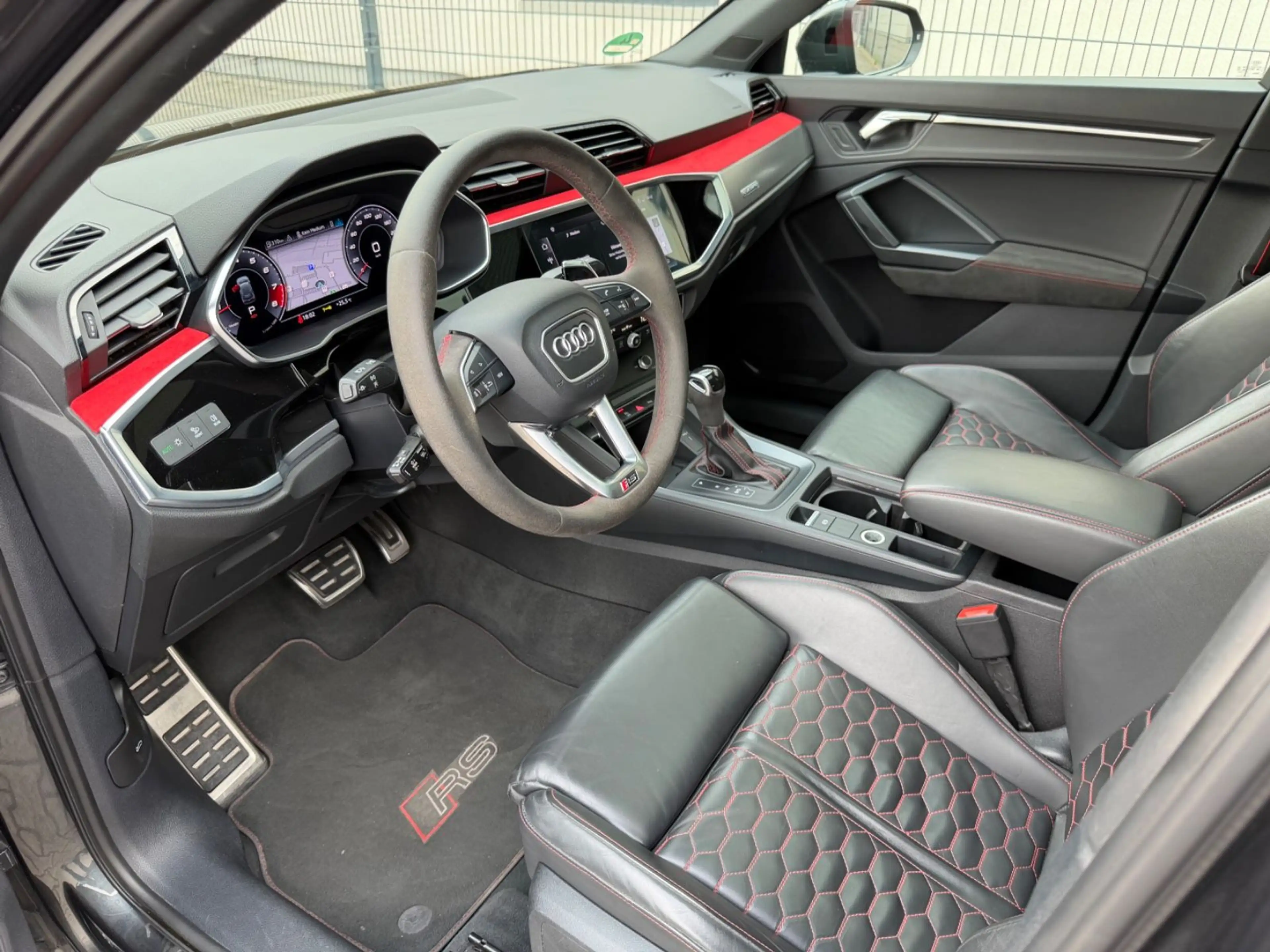 Audi RS Q3 Sportback PANO/KAMERA/MATRIX/SPORTABGAS/280 — photo 5