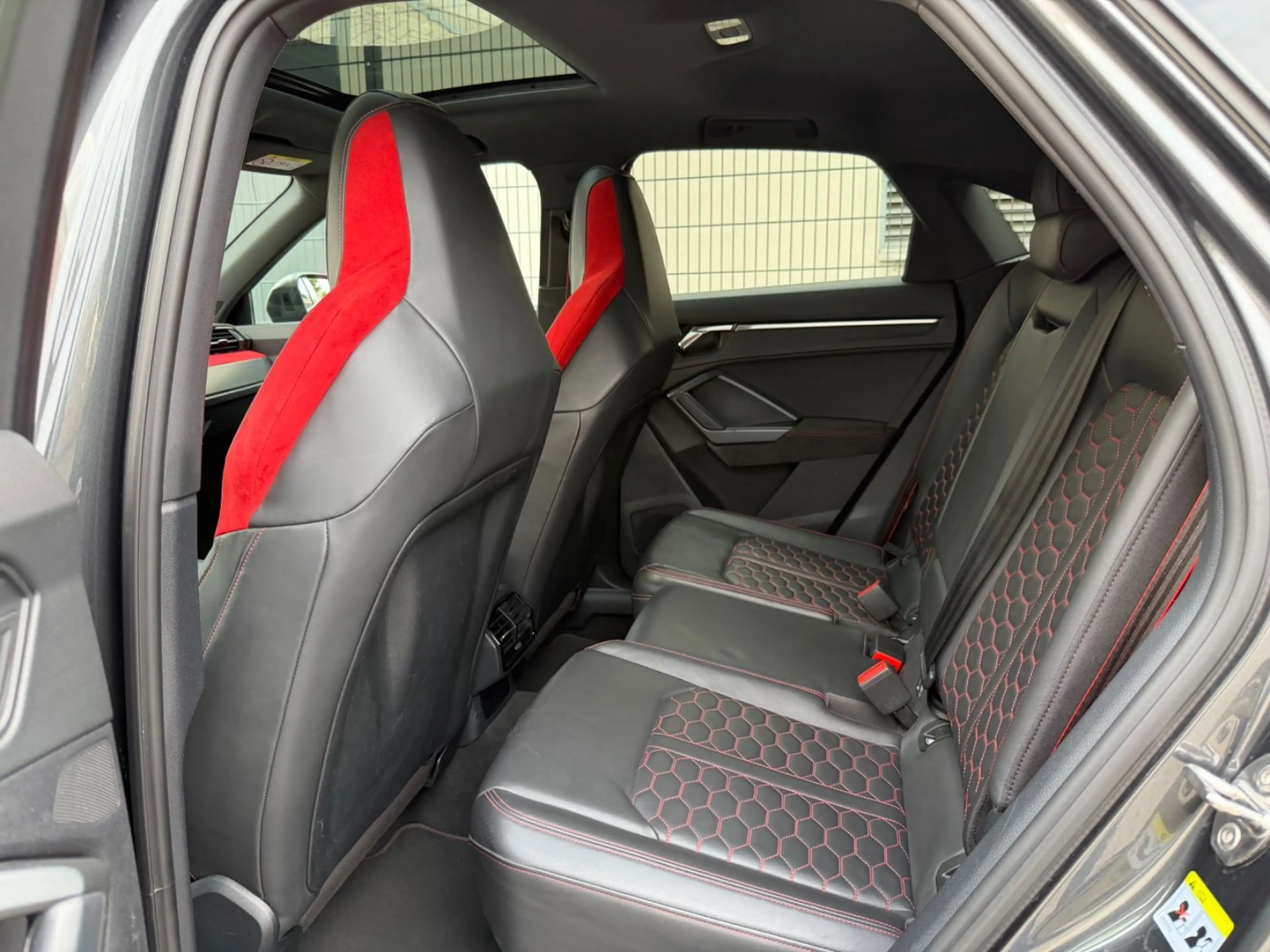 Audi RS Q3 Sportback PANO/KAMERA/MATRIX/SPORTABGAS/280 — photo 12