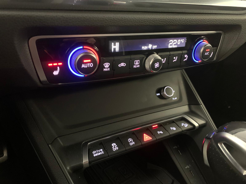 Audi Q3 Sportback S-Line NAVI/MATRIX/360°KAM/SONOS — photo 13
