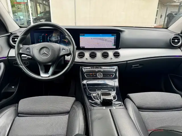 Mercedes-Benz E-Class view 11