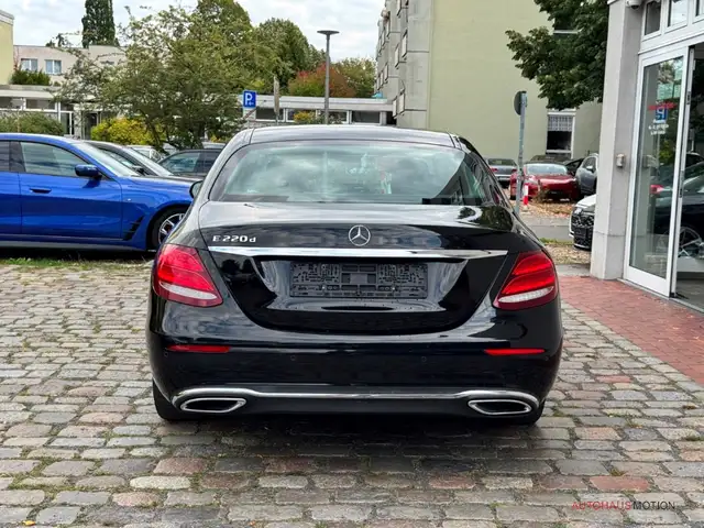 Mercedes-Benz E-Class view 6