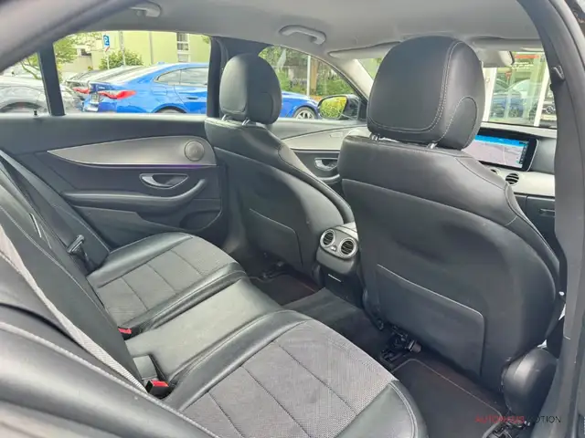 Mercedes-Benz E-Class view 12