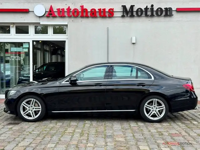 Mercedes-Benz E-Class view 8