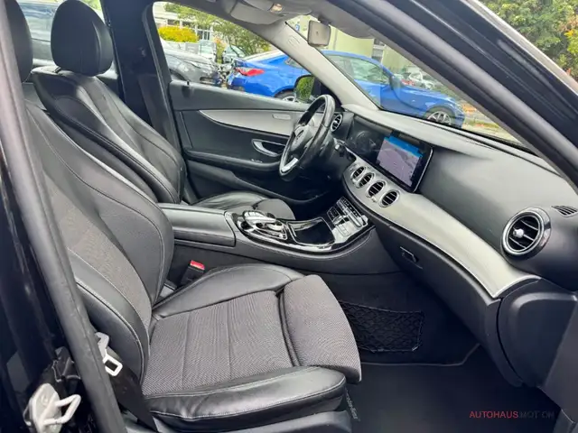 Mercedes-Benz E-Class view 14