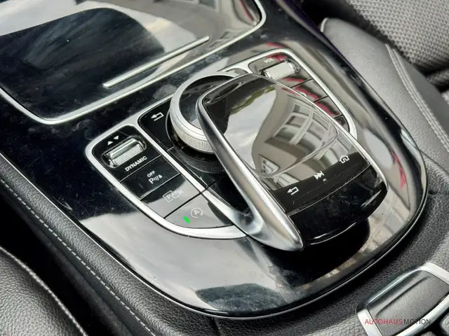 Mercedes-Benz E-Class view 22