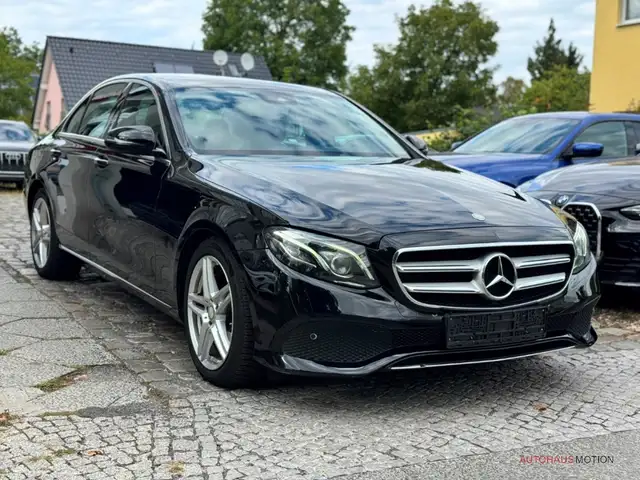 Mercedes-Benz E-Class view 4