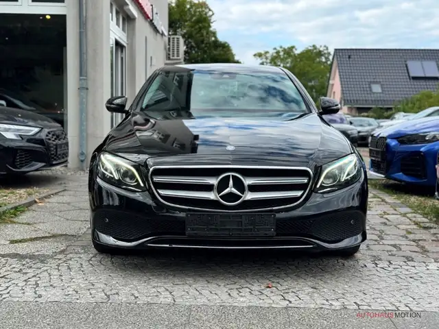 Mercedes-Benz E-Class view 3