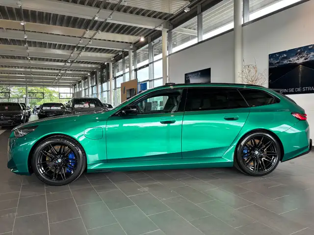 BMW M5 view 7