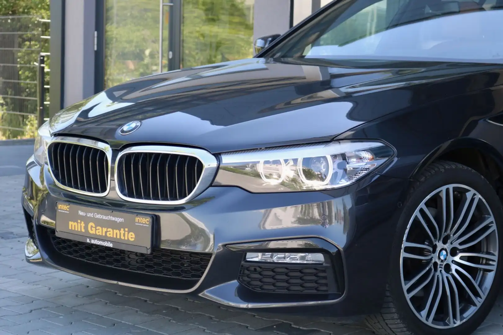 BMW 520 d Touring M Sport/HEADUP/PANO/KAMERA/LEDER Grau - 2