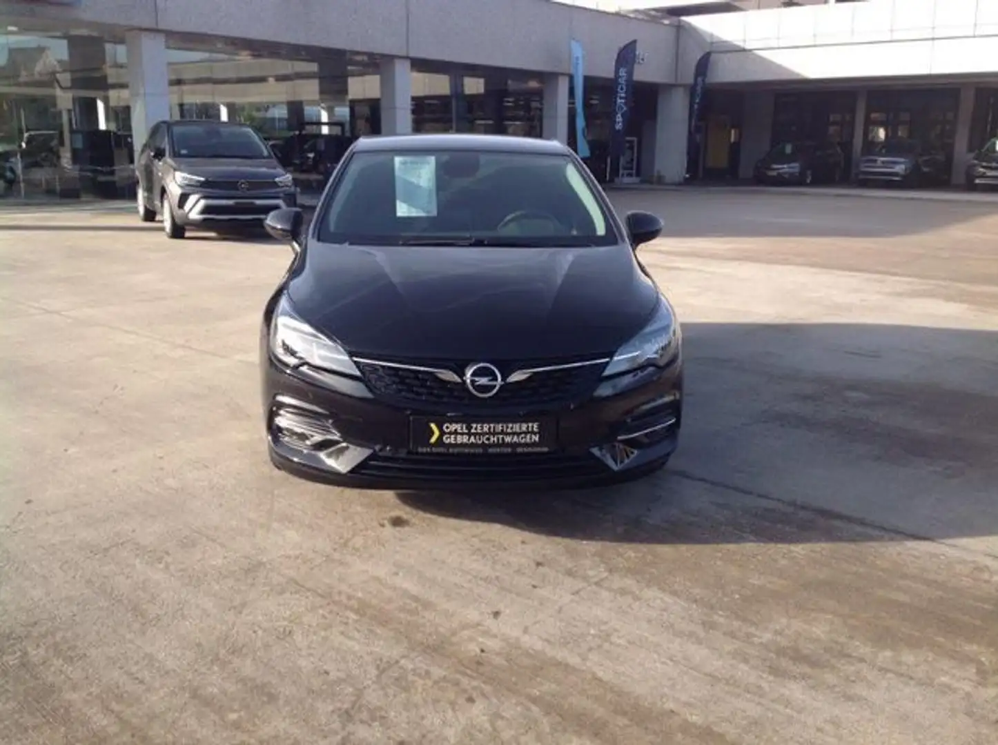 Opel Astra 1.2 Turbo Edition Negro - 2