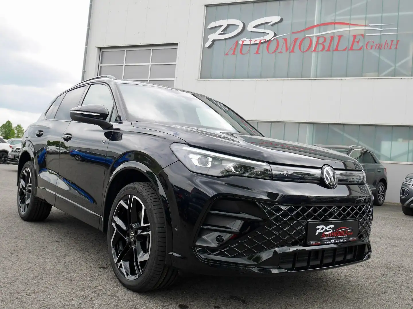 Volkswagen Tiguan 2.0 TDI DSG 4M"R-Line"AHK+Matrix+360+Pano Negro - 1