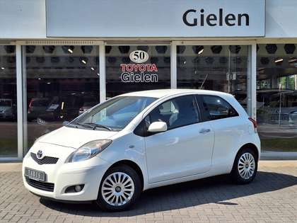 Toyota Yaris 1.3 VVT-i 99pk Aspiration | Trekhaak, 6-bak, Clima
