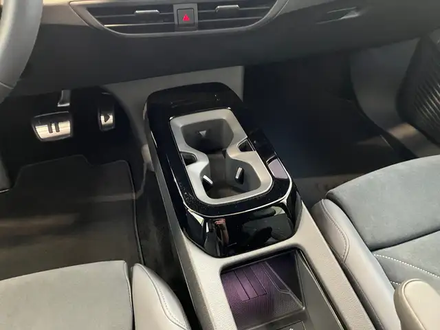 Volkswagen Id.4 view 9