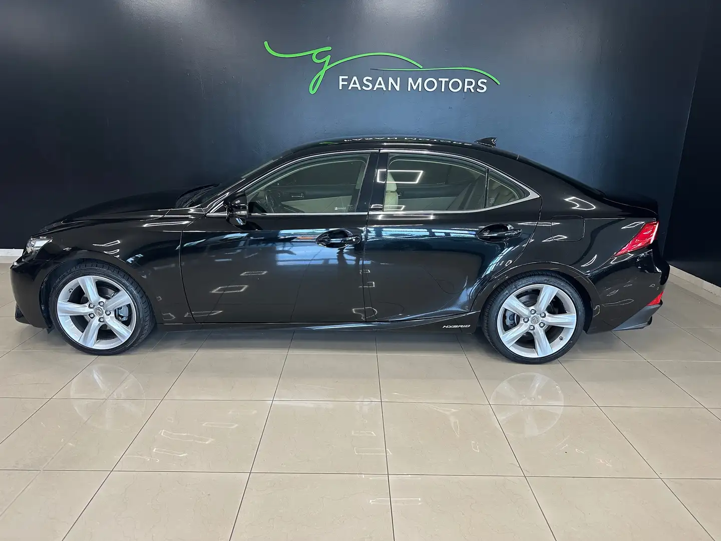 Lexus IS 300 IS 300h 2.5 Luxury cvt Noir - 2