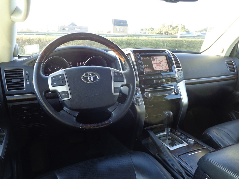 Toyota Land Cruiser 200 Premium 4.5 D-4D Lichte Vracht ! — photo 10
