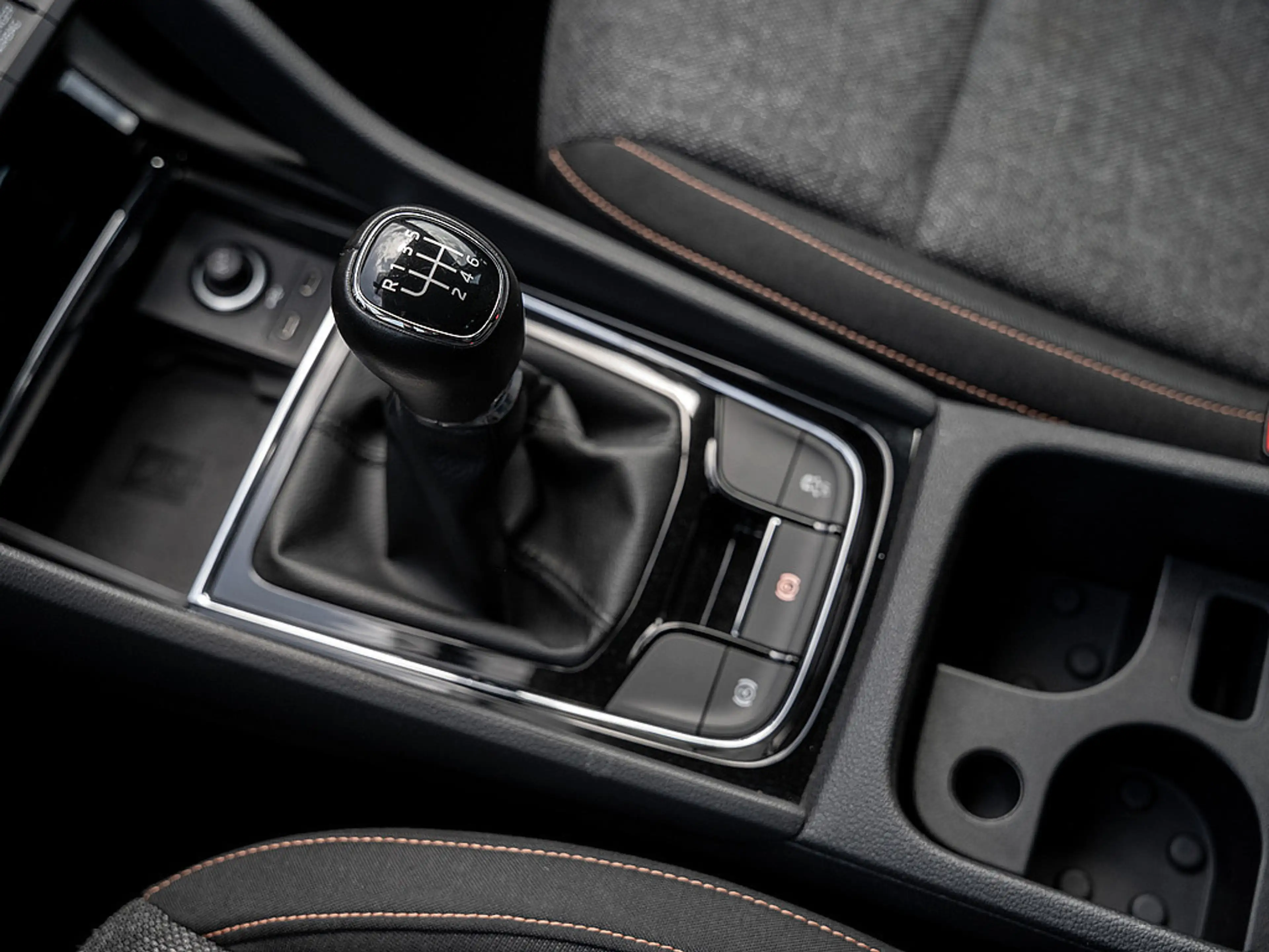 Skoda Karoq 1.0 TSI Clever LED SHZ PDC KURVENLICHT — photo 9