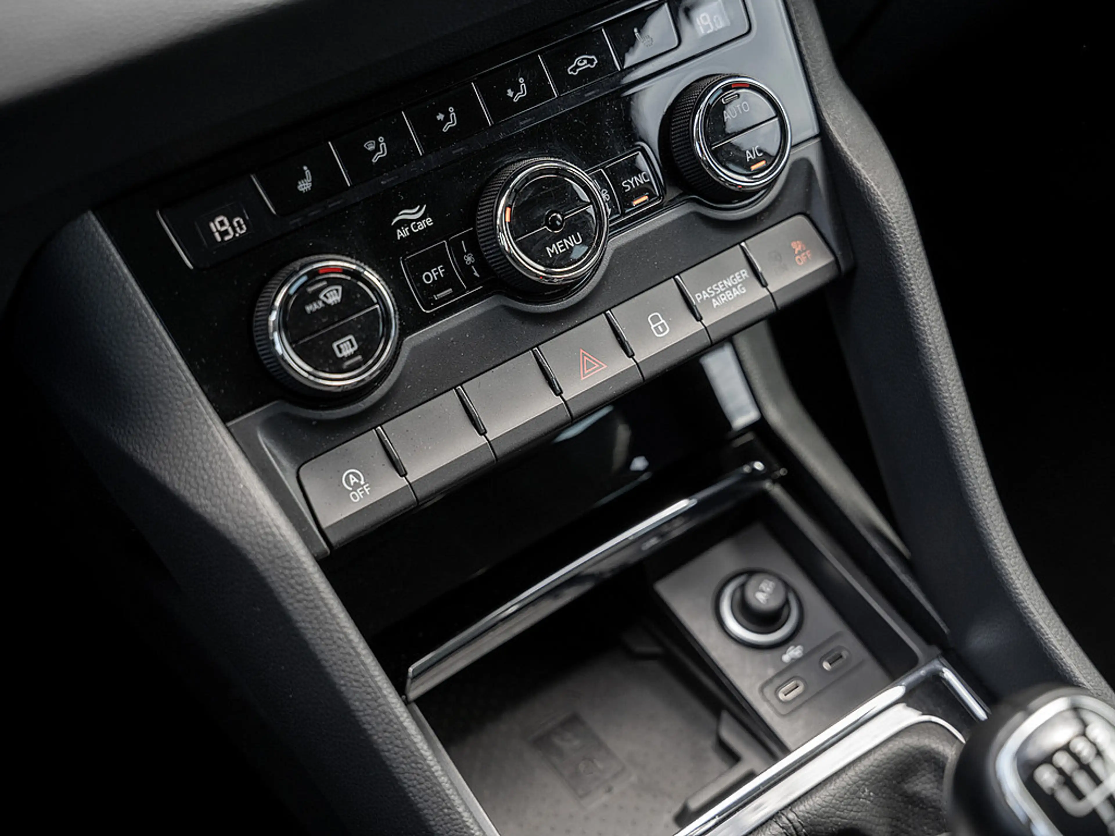 Skoda Karoq 1.0 TSI Clever LED SHZ PDC KURVENLICHT — photo 8