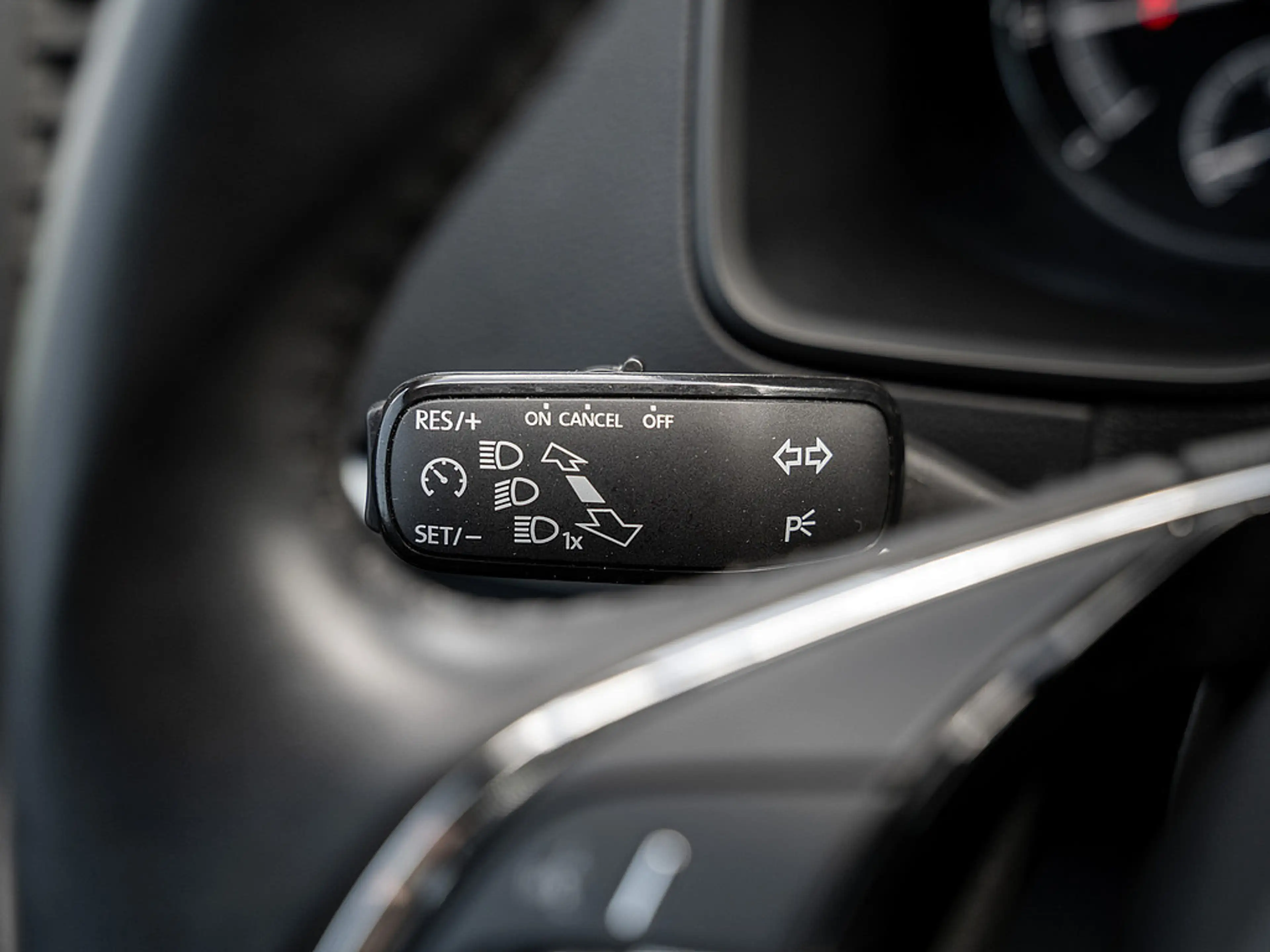 Skoda Karoq 1.0 TSI Clever LED SHZ PDC KURVENLICHT — photo 12