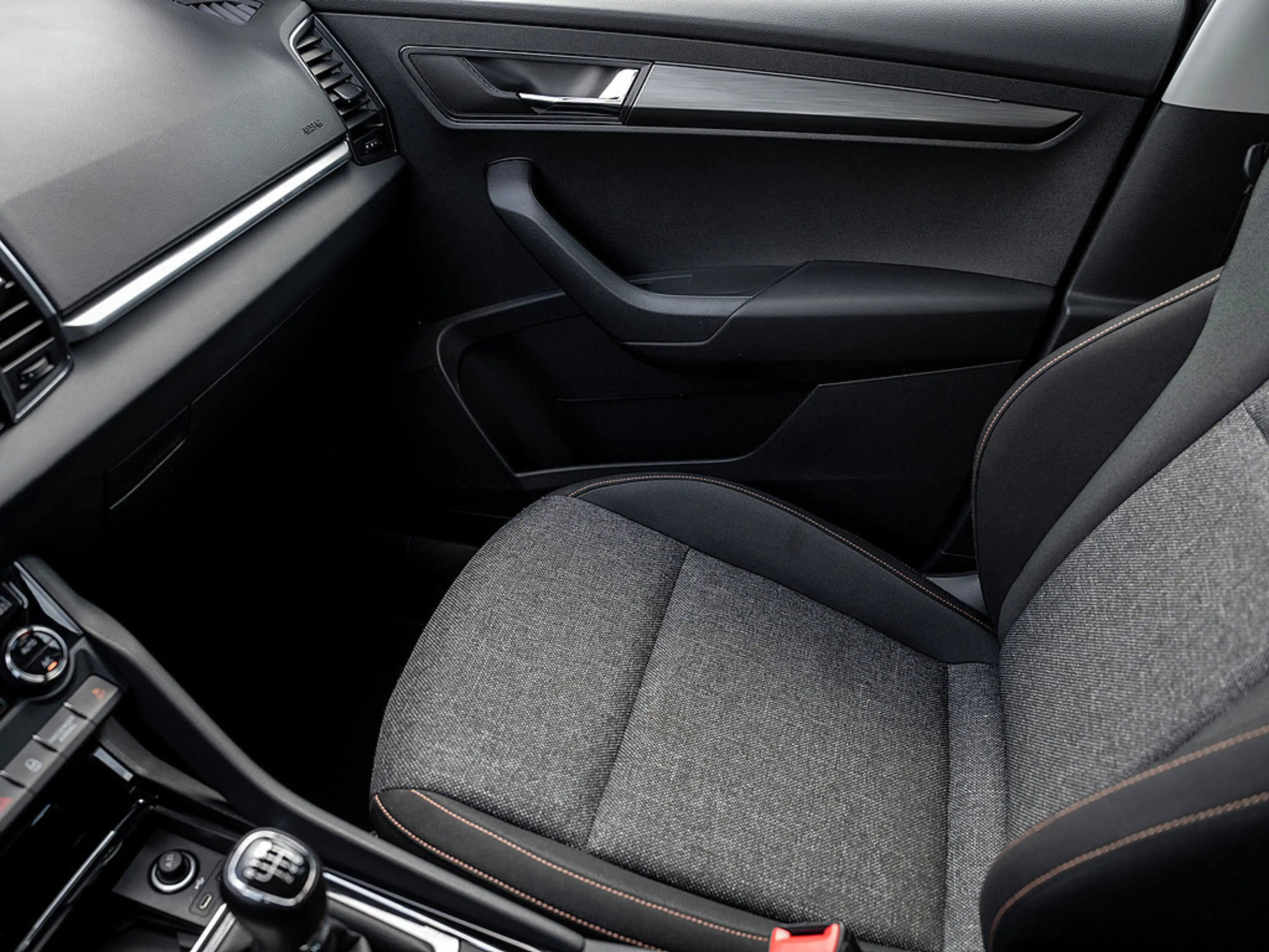 Skoda Karoq 1.0 TSI Clever LED SHZ PDC KURVENLICHT — photo 10