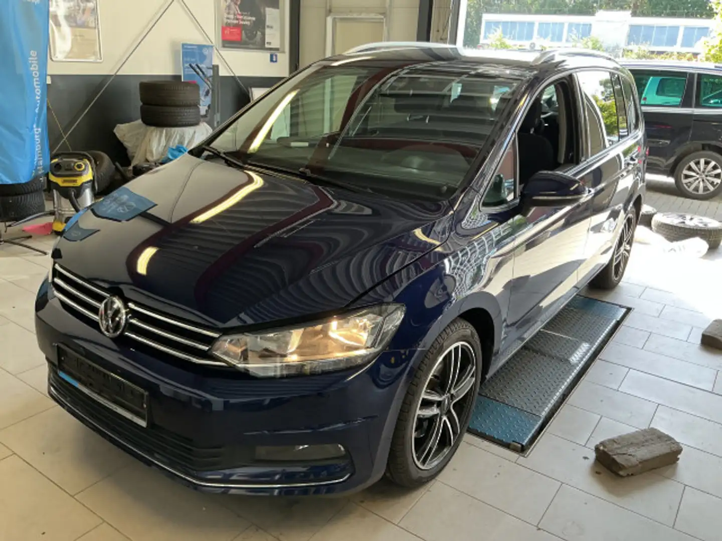 Volkswagen Touran 2.0 TDI United DSG AHK Navi Kamera 7Sitze Blau - 2