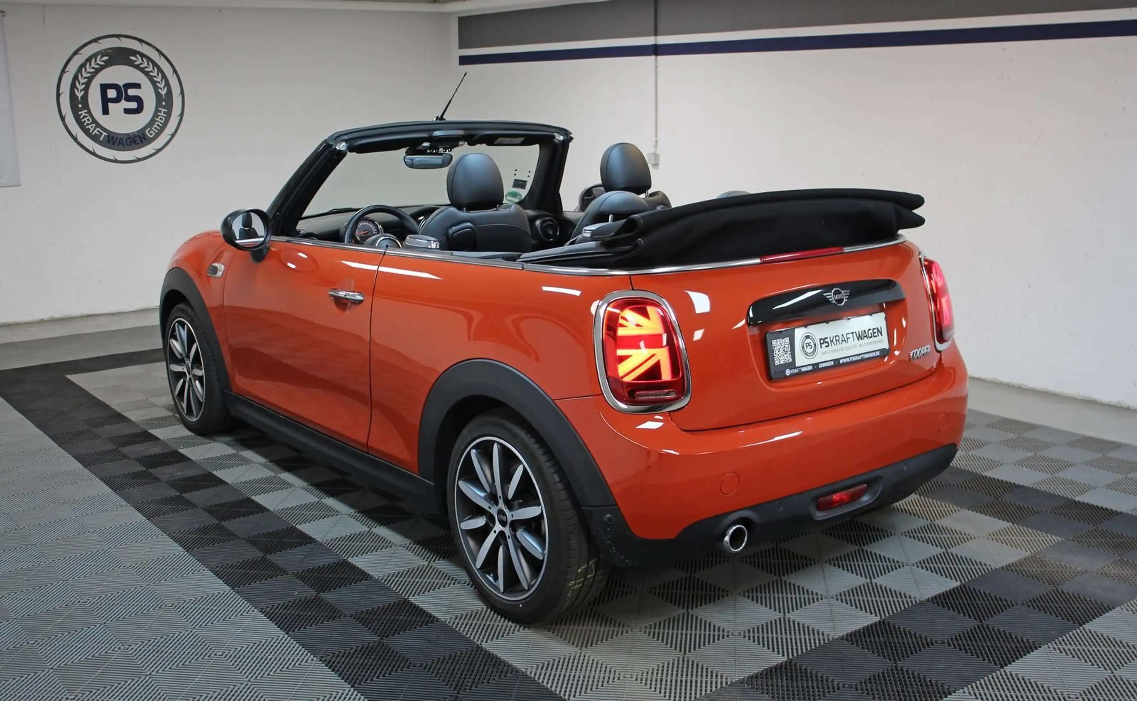 MINI Cooper Cabrio 1.5 Aut. NAVI TEMP BT LEDER 1.HAND — photo 4