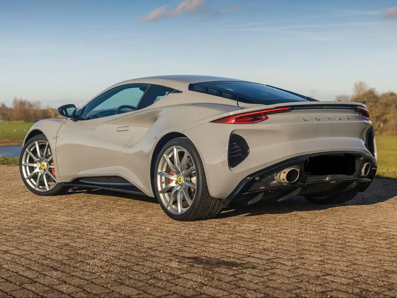 Lotus Emira 2021