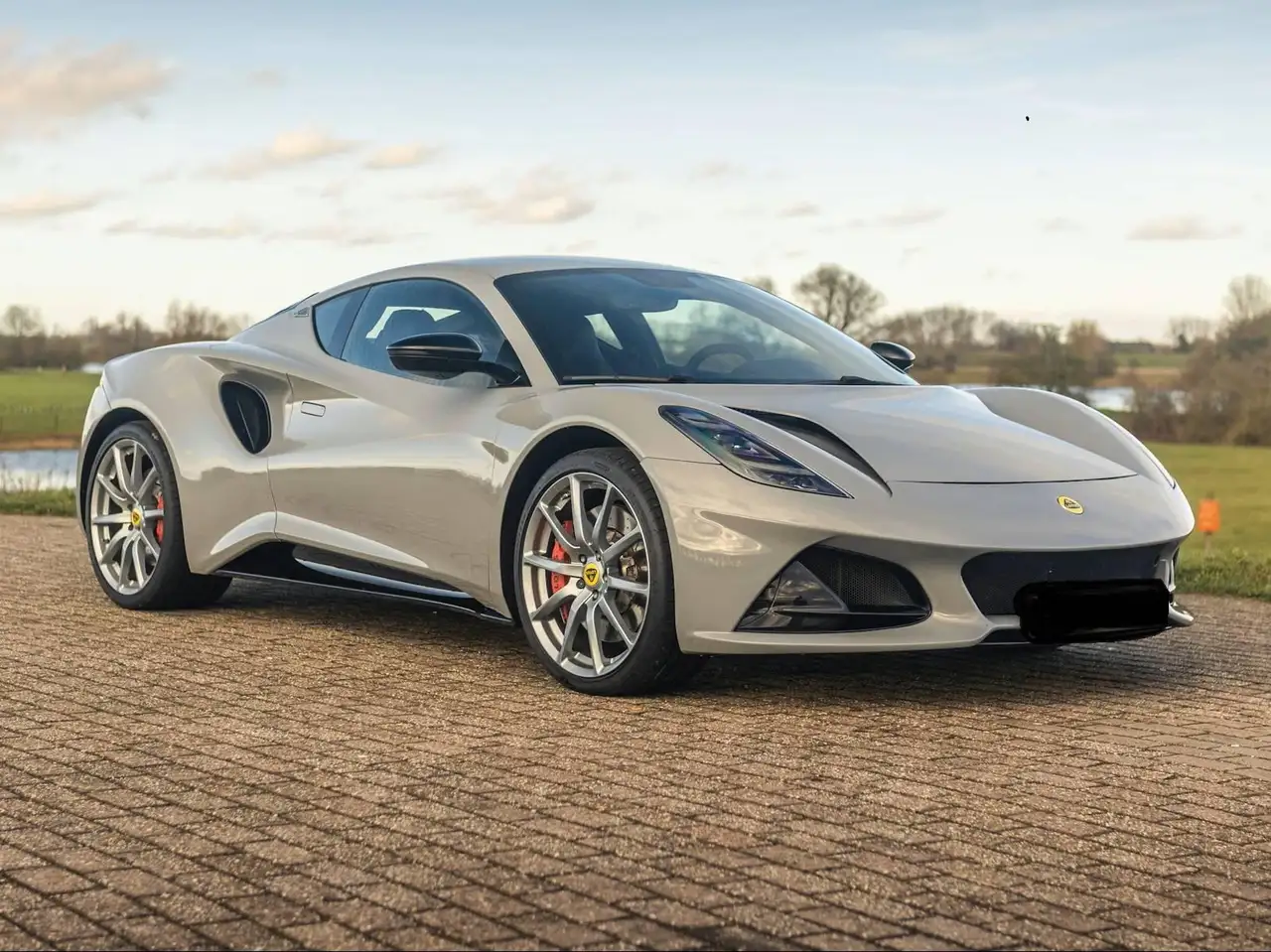 Lotus Emira 2021