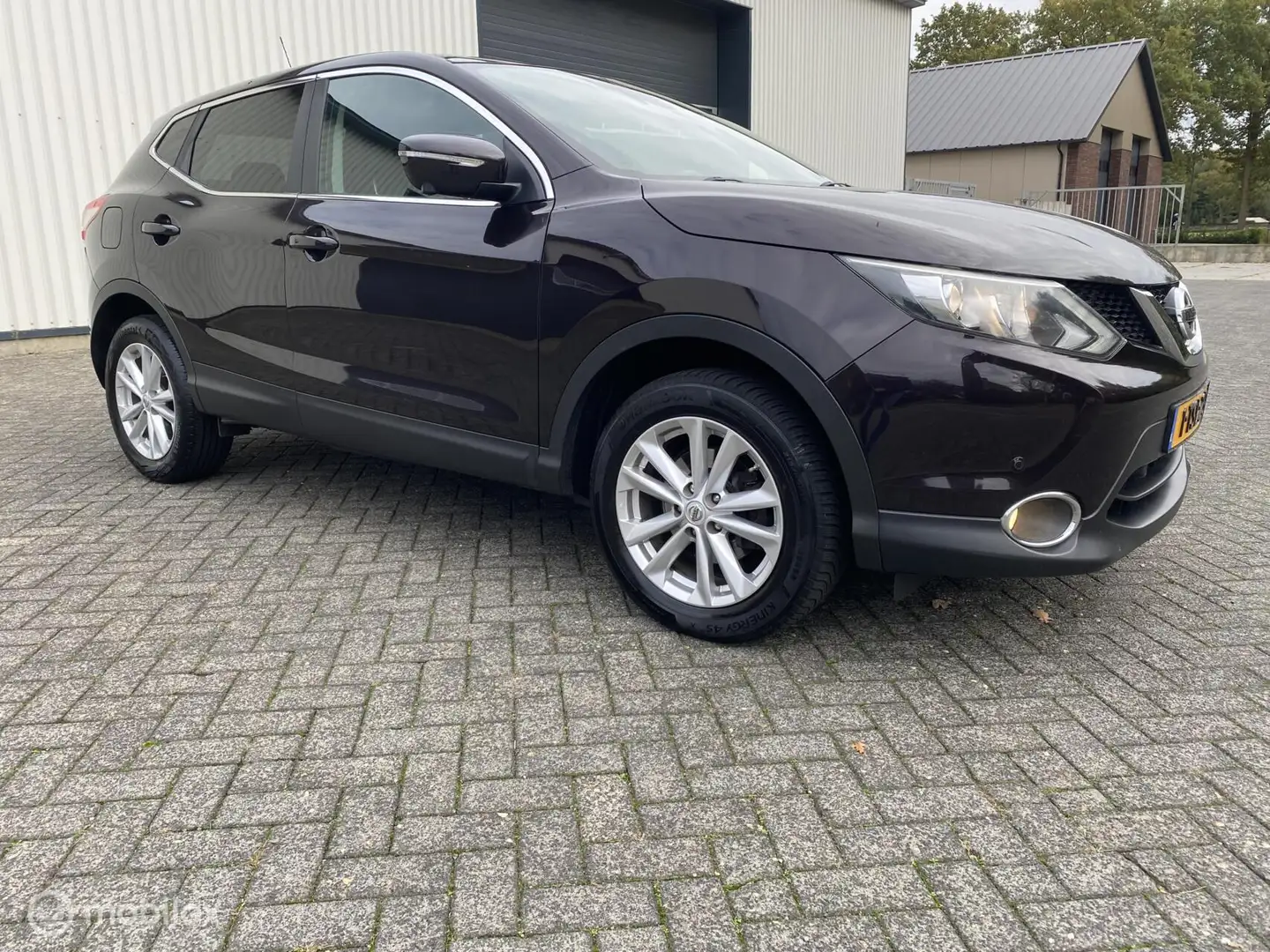 Nissan Qashqai 1.2 Premier Edition 2014 Violett - 1