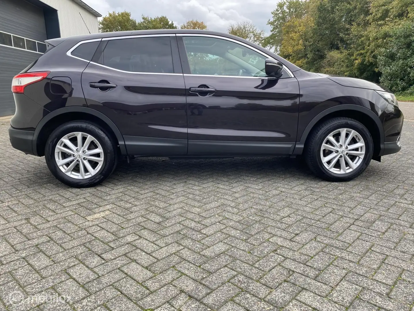 Nissan Qashqai 1.2 Premier Edition 2014 Violett - 2