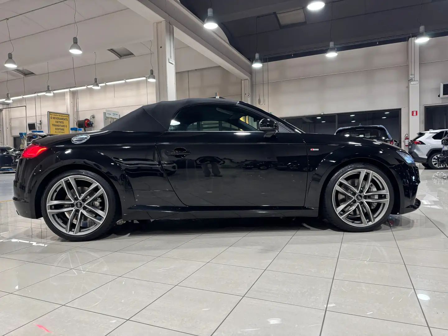 Audi TT Roadster 45 TFSI S tronic 245CV S-LINE Nero - 2