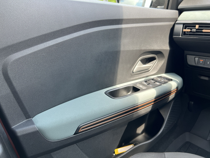 Dacia Jogger ECO-G 120 auto Extreme 5-S Winterpaket+RFK — photo 13