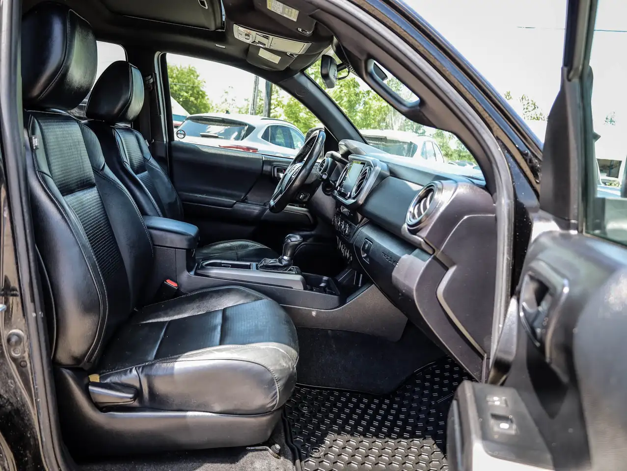 Toyota Tacoma снимка Toyota Tacoma